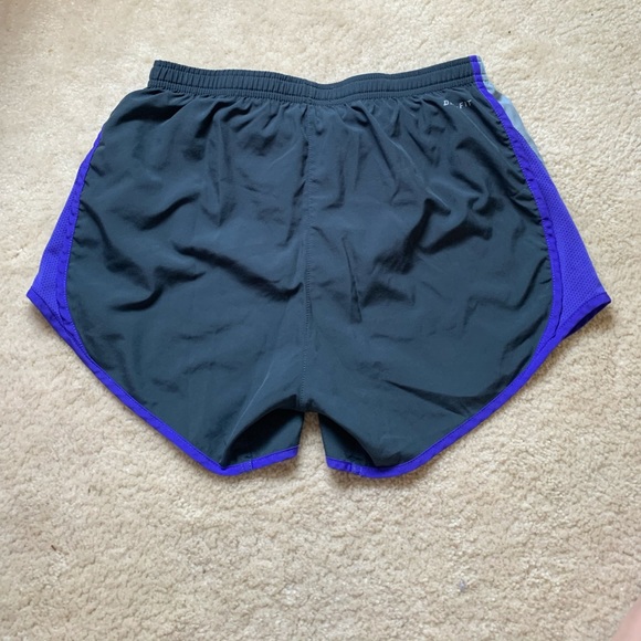 Nike shorts - Picture 3 of 6